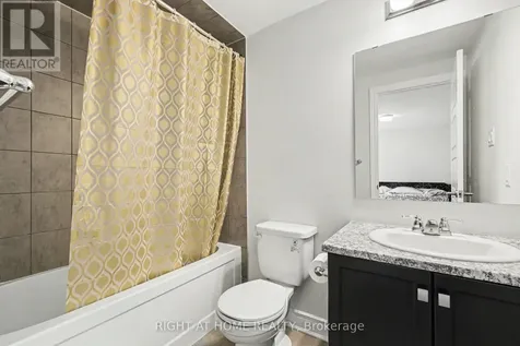 608 Fenwick Way Ottawa ON K2J 7E5