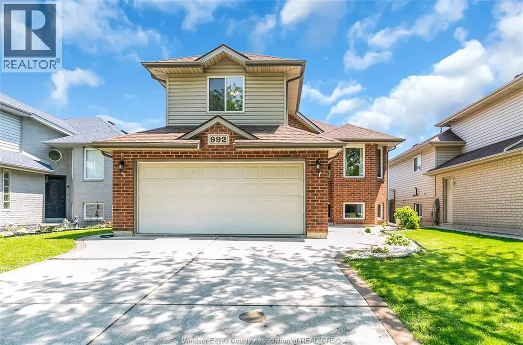 992 Whistler Court Windsor ON N8P 1L2
