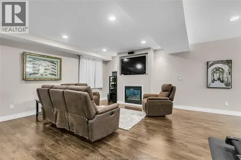 992 Whistler Court Windsor ON N8P 1L2