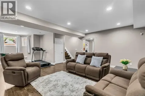 992 Whistler Court Windsor ON N8P 1L2