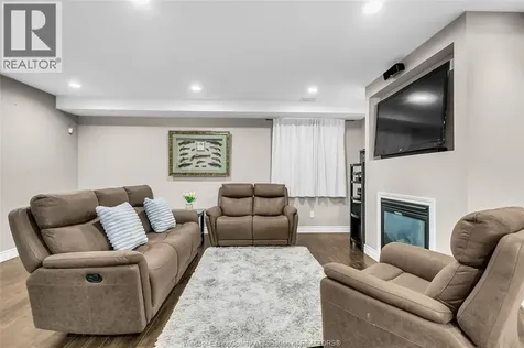 992 Whistler Court Windsor ON N8P 1L2