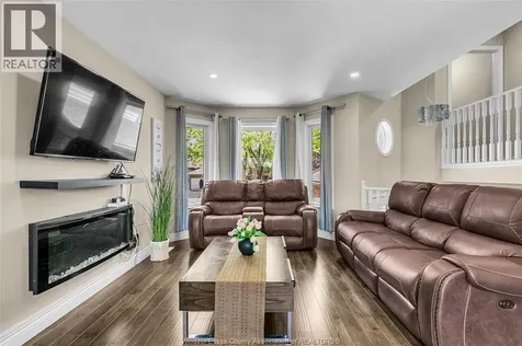 992 Whistler Court Windsor ON N8P 1L2
