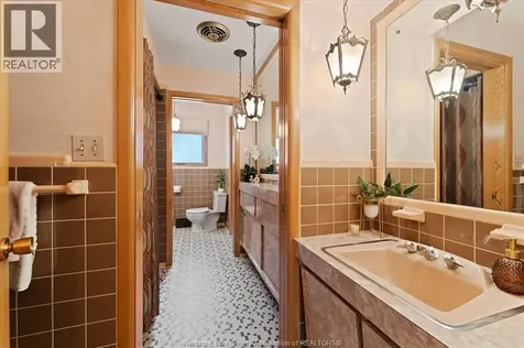 2360 Leonard Road Windsor ON N8W 4L7
