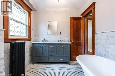 137 Sherman Avenue South Hamilton ON L8M 2R1