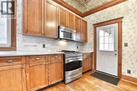 137 Sherman Avenue South Hamilton ON L8M 2R1
