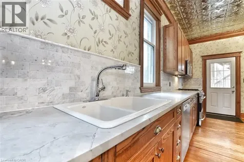 137 Sherman Avenue South Hamilton ON L8M 2R1