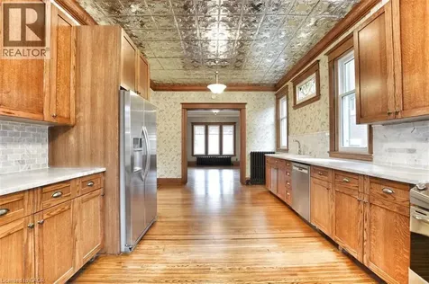 137 Sherman Avenue South Hamilton ON L8M 2R1