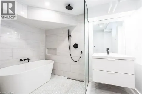 137 Sherman Avenue South Hamilton ON L8M 2R1