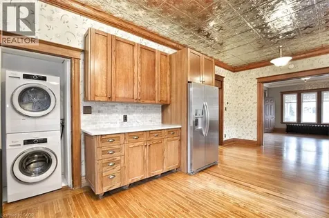 137 Sherman Avenue South Hamilton ON L8M 2R1