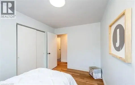 10 Sandlyn Court Hamilton ON L8H 2R5
