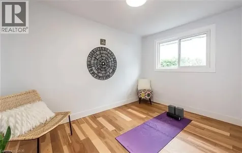 10 Sandlyn Court Hamilton ON L8H 2R5
