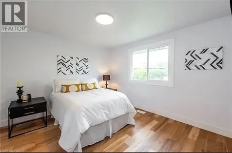 10 Sandlyn Court Hamilton ON L8H 2R5