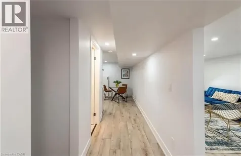 10 Sandlyn Court Hamilton ON L8H 2R5