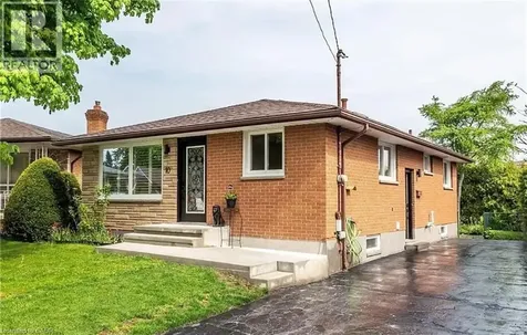 10 Sandlyn Court Hamilton ON L8H 2R5