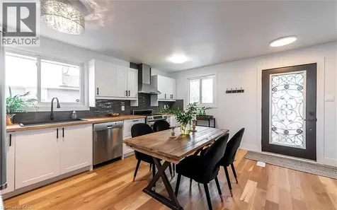 10 Sandlyn Court Hamilton ON L8H 2R5