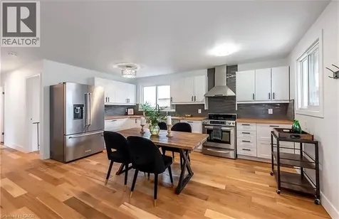 10 Sandlyn Court Hamilton ON L8H 2R5