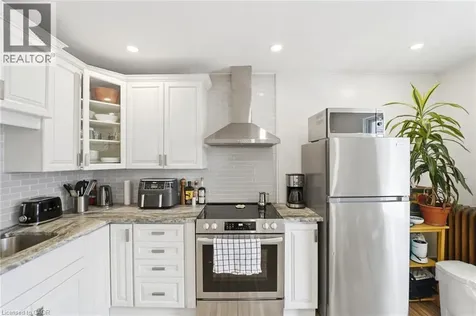 15 Avenue Place Welland ON L3B 4B2