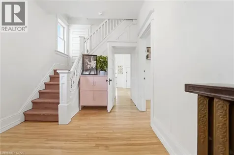 15 Avenue Place Welland ON L3B 4B2
