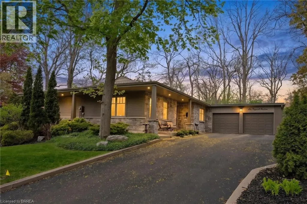 10 Gaywood Gardens Brantford ON N3T 5J8