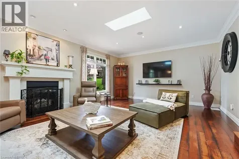 10 Gaywood Gardens Brantford ON N3T 5J8