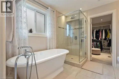 10 Gaywood Gardens Brantford ON N3T 5J8