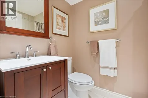 10 Gaywood Gardens Brantford ON N3T 5J8