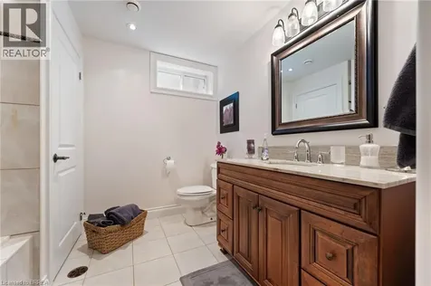 10 Gaywood Gardens Brantford ON N3T 5J8