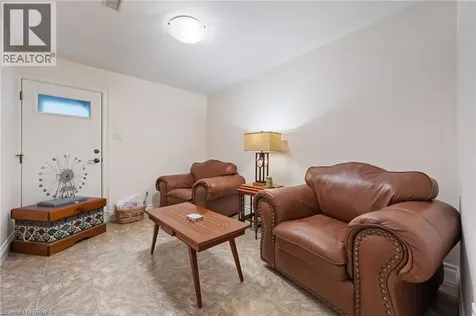 10 Gaywood Gardens Brantford ON N3T 5J8