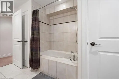 10 Gaywood Gardens Brantford ON N3T 5J8