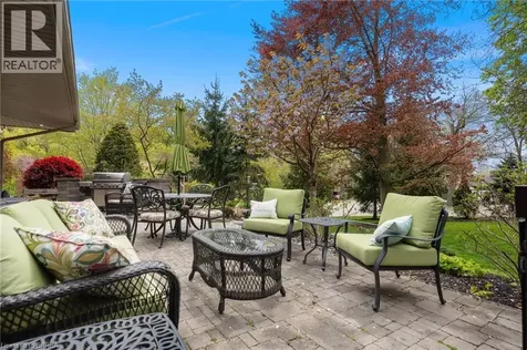 10 Gaywood Gardens Brantford ON N3T 5J8