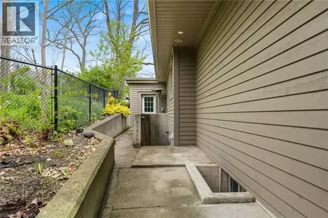 10 Gaywood Gardens Brantford ON N3T 5J8
