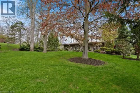 10 Gaywood Gardens Brantford ON N3T 5J8