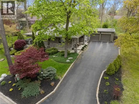 10 Gaywood Gardens Brantford ON N3T 5J8