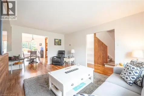 133 Elm Ridge Kitchener ON N2N 1J3