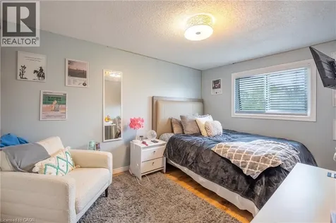 133 Elm Ridge Kitchener ON N2N 1J3