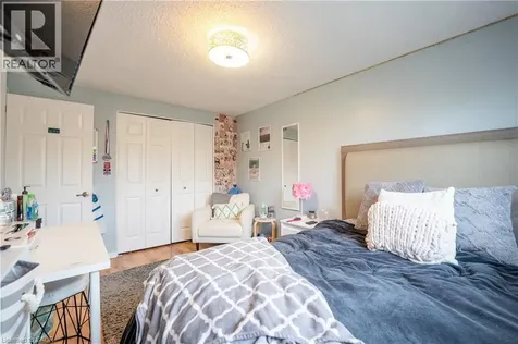 133 Elm Ridge Kitchener ON N2N 1J3