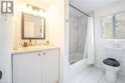 133 Elm Ridge Kitchener ON N2N 1J3