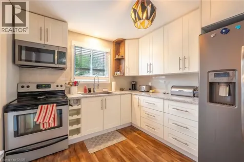 133 Elm Ridge Kitchener ON N2N 1J3