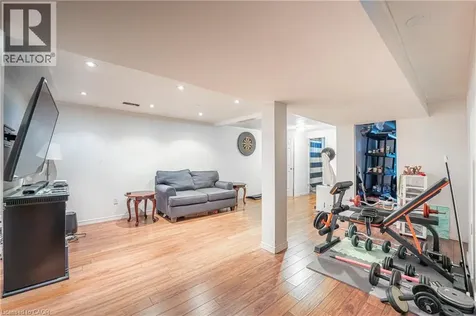 133 Elm Ridge Kitchener ON N2N 1J3