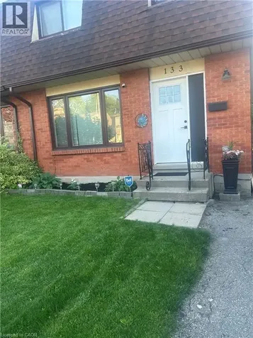133 Elm Ridge Kitchener ON N2N 1J3