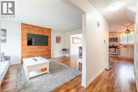 133 Elm Ridge Kitchener ON N2N 1J3
