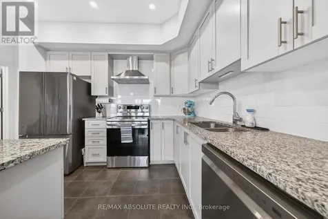 32 Verglas Lane Ottawa ON K1W 0P5