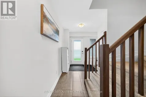 32 Verglas Lane Ottawa ON K1W 0P5
