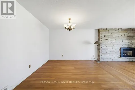1274 Maitland Avenue Ottawa ON K2C 2C6