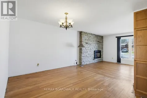 1274 Maitland Avenue Ottawa ON K2C 2C6