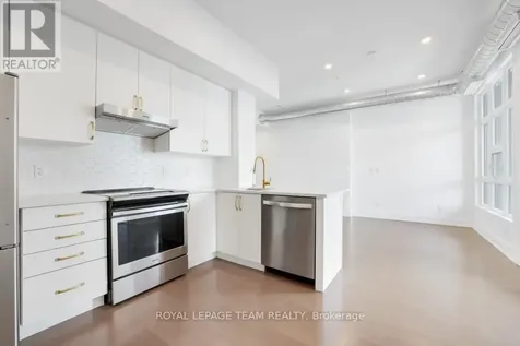 101 Pinhey Street Ottawa ON K1Y 1T7