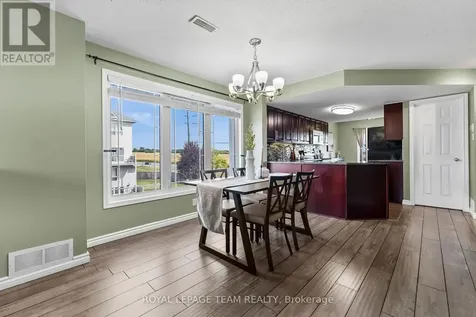 368 Crownridge Drive Ottawa ON K2M 3A4