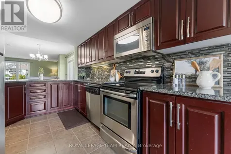 368 Crownridge Drive Ottawa ON K2M 3A4