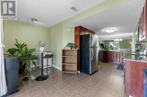 368 Crownridge Drive Ottawa ON K2M 3A4
