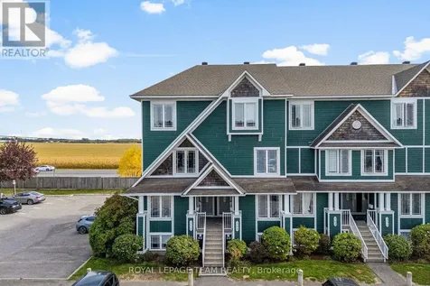 368 Crownridge Drive Ottawa ON K2M 3A4